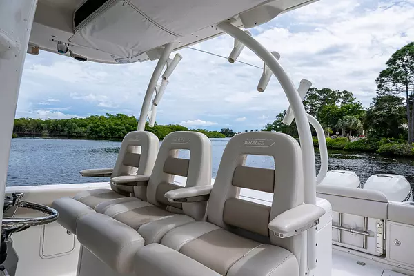 2017 Boston Whaler 37