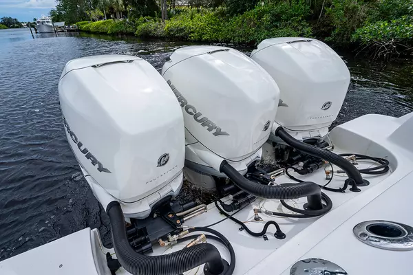 2017 Boston Whaler 37
