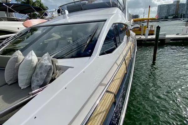2018 Azimut 66