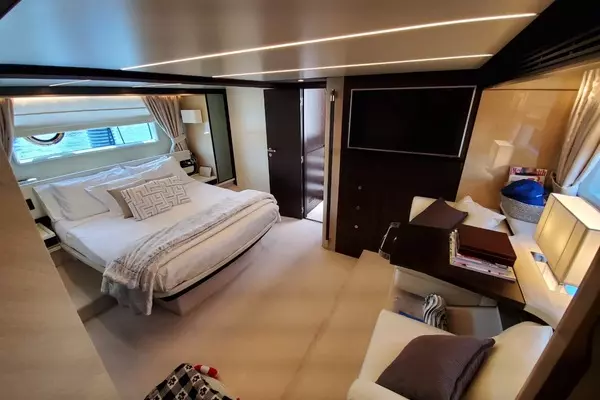 2018 Azimut 66