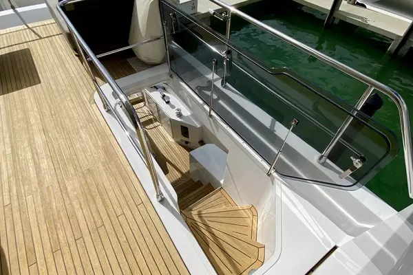 2018 Azimut 66