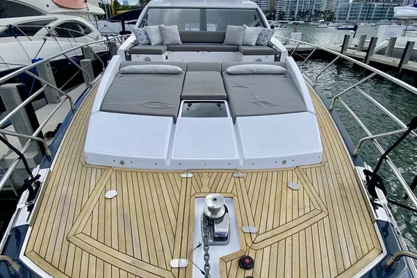 2018 Azimut 66