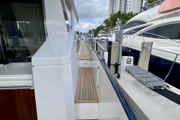 2018 Azimut 66