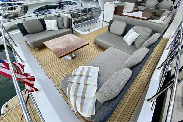 2018 Azimut 66