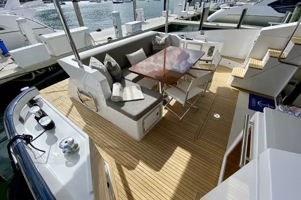 2018 Azimut 66