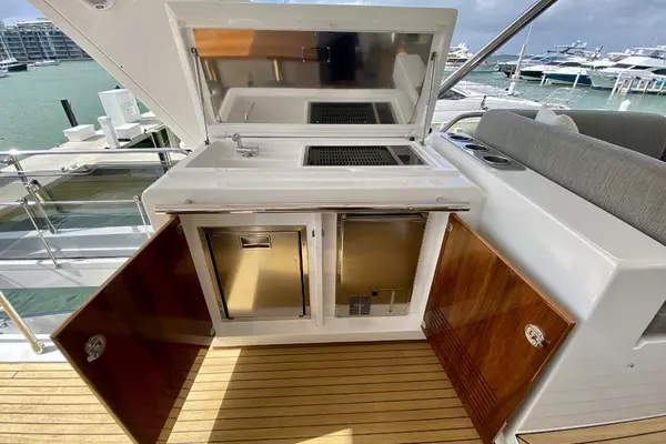 2018 Azimut 66