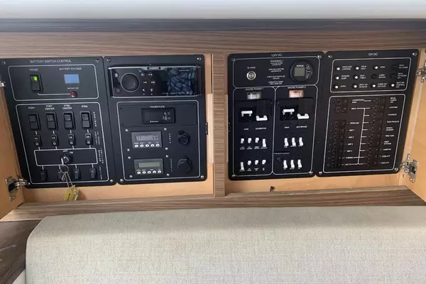 2017 Boston Whaler 42