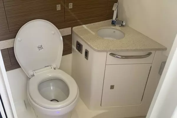 2017 Boston Whaler 42