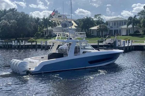 2017 Boston Whaler 42
