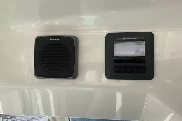 2017 Boston Whaler 42