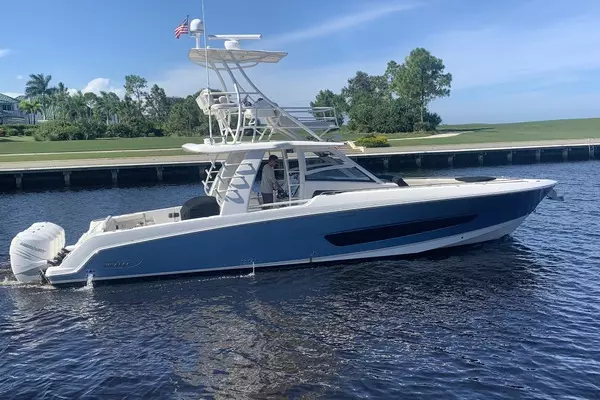 2017 Boston Whaler 42