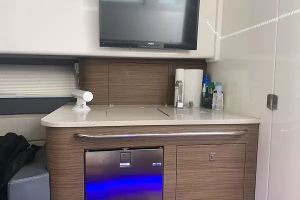 2017 Boston Whaler 42