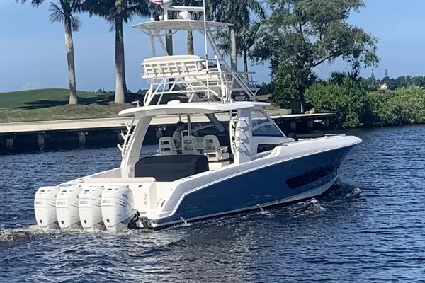 2017 Boston Whaler 42