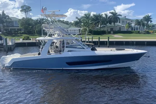 2017 Boston Whaler 42