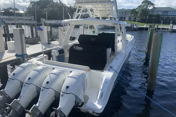 2017 Boston Whaler 42