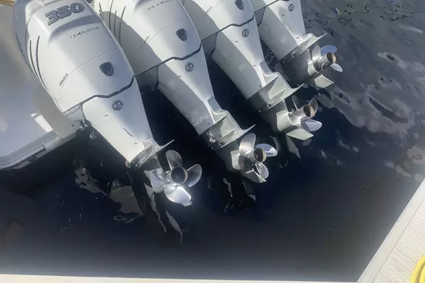 2017 Boston Whaler 42