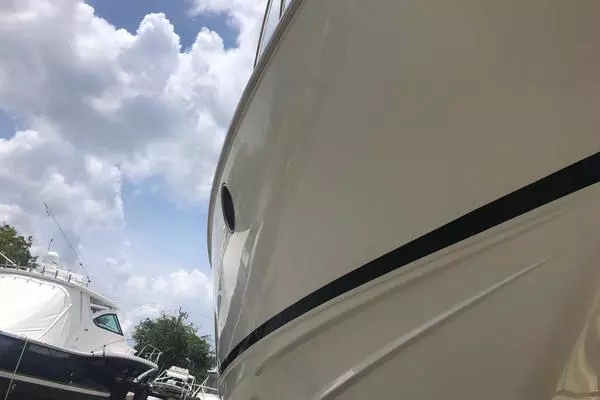 2005 Azimut 62