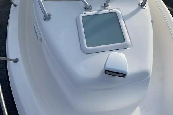 Photo of the 2001 Century 2300 Walkaround