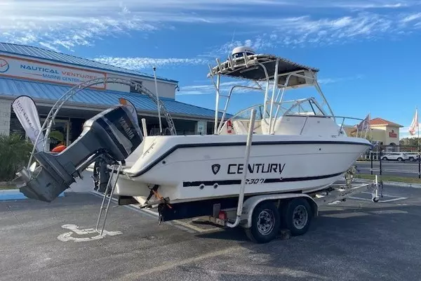 Photo of the 2001 Century 2300 Walkaround