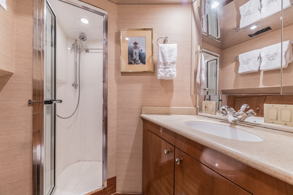 Vita Brevis 75ft Hatteras Yacht For Sale