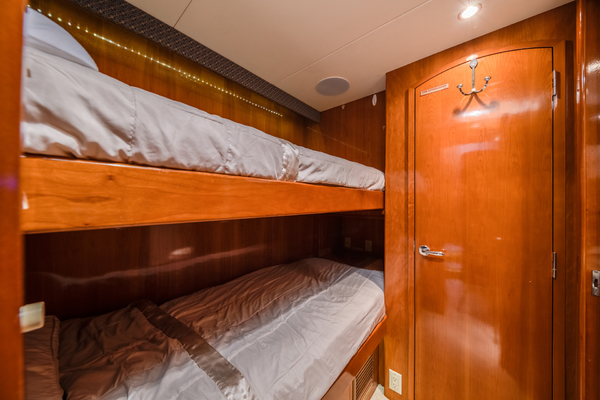 Vita Brevis 75ft Hatteras Yacht For Sale