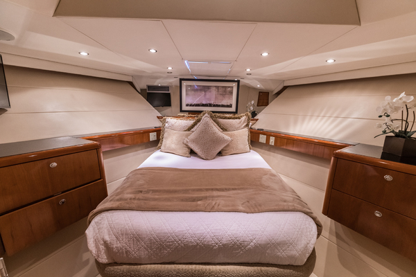 Vita Brevis 75ft Hatteras Yacht For Sale