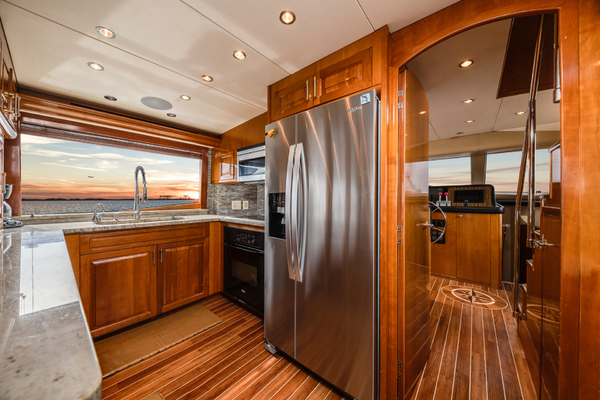 Vita Brevis 75ft Hatteras Yacht For Sale