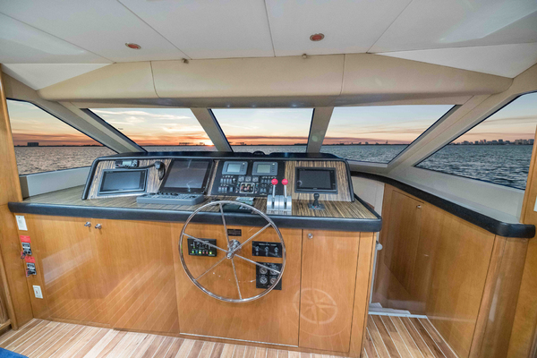 Vita Brevis 75ft Hatteras Yacht For Sale