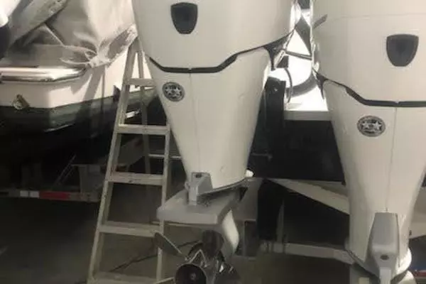 2019 Midnight Express 39