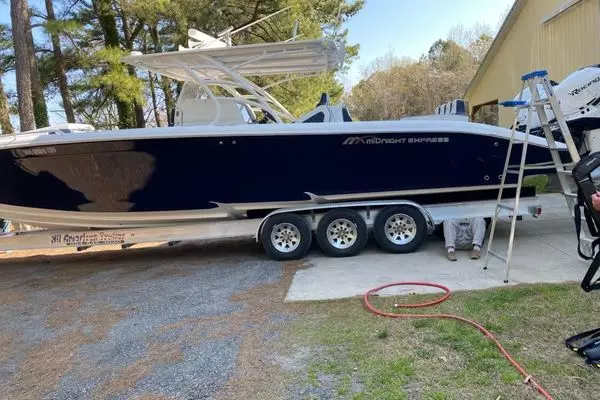 2019 Midnight Express 39