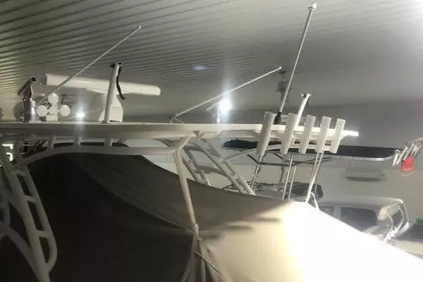 2019 Midnight Express 39