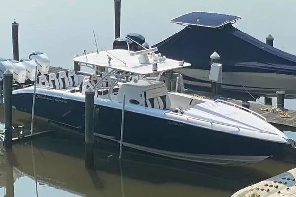 2019 Midnight Express 39