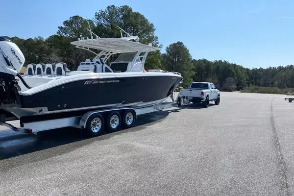 2019 Midnight Express 39