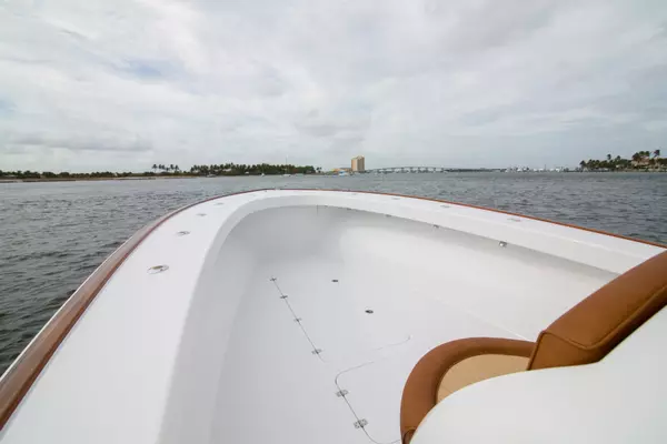 Photo of the 2022 Tribute Center Console "37' Tribute"