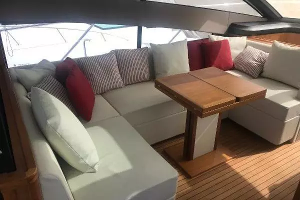 Photo of the 2015 Sunseeker Predator