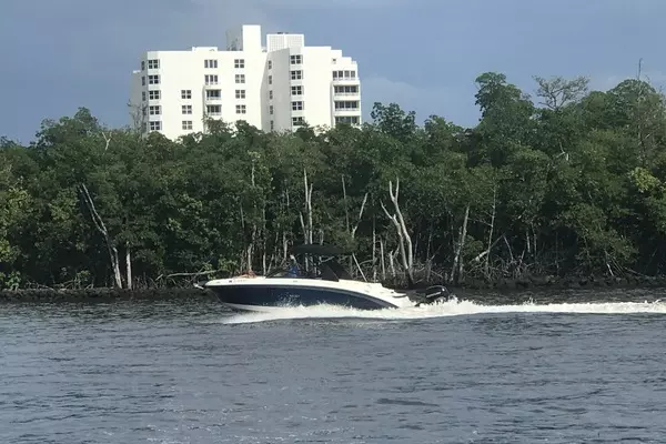 Photo of the 2019 Sea Ray SDX 270 Outboard "Make It A Habit"