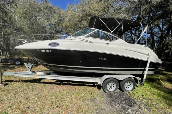 24 ft Sea Ray 2011 240 Sundancer Knot 