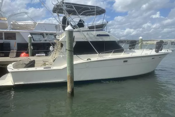 Photo of the 1986 Hatteras Sport Fish Convertible