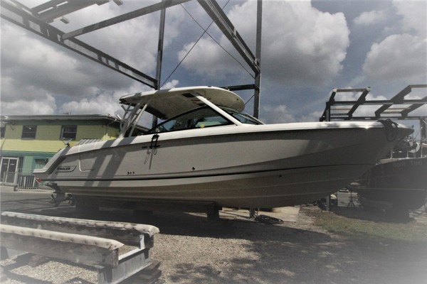 2019 Boston Whaler 320 Vantage