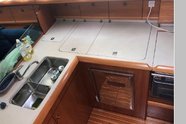 Amoreena  43ft Jeanneau Yacht For Sale Amoreena  43ft Jeanneau Yacht For Sale