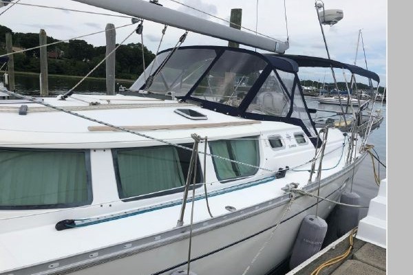 Amoreena  43ft Jeanneau Yacht For Sale Amoreena  43ft Jeanneau Yacht For Sale