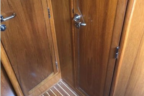 Amoreena  43ft Jeanneau Yacht For Sale Amoreena  43ft Jeanneau Yacht For Sale