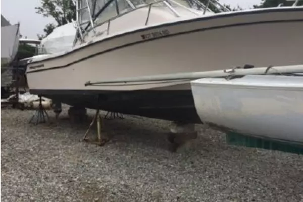 26ft Grady White Yacht For Sale