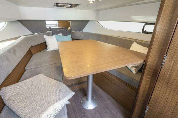 Photo of the 2025 Beneteau Flyer 9 SunDeck