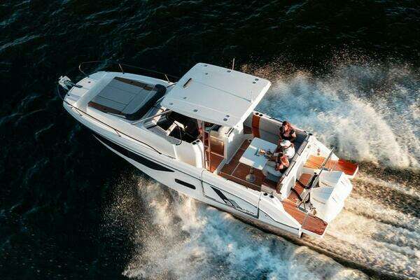 Photo of the 2025 Beneteau Flyer 9 SunDeck
