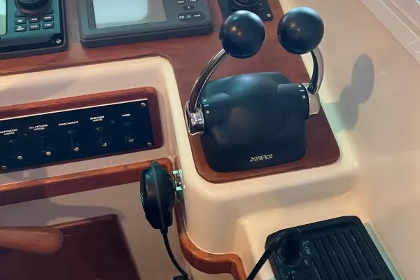 2007 Northern Bay 38