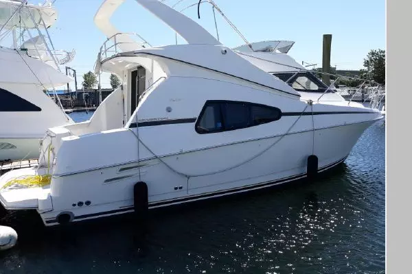 33ft Silverton Yacht For Sale