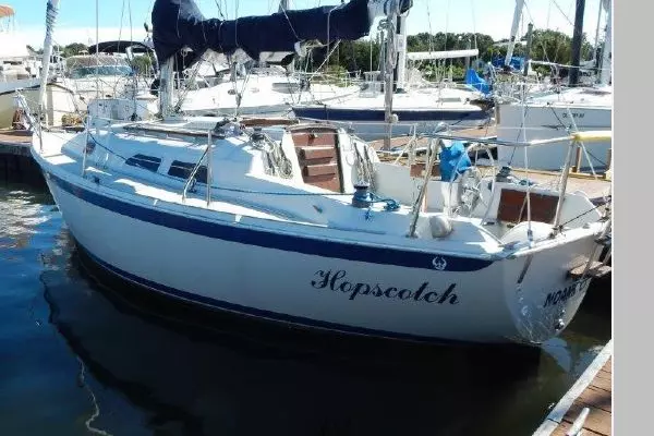 Hopscotch 28ft Ericson Yacht For Sale