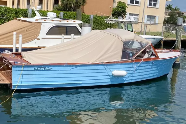 Photo of the 1963 Chris-Craft Open Roundabout "Mumken"