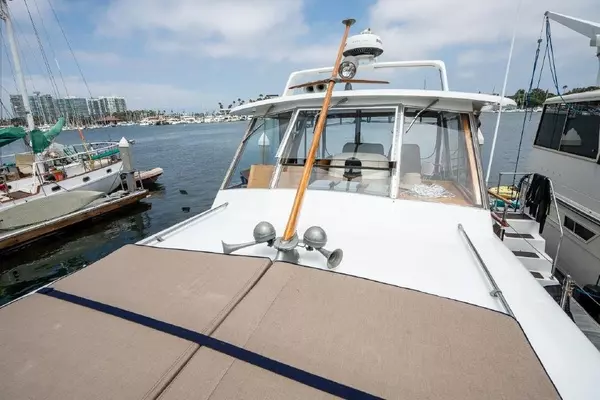 Chris-Craft Roamer Yacht For Sale